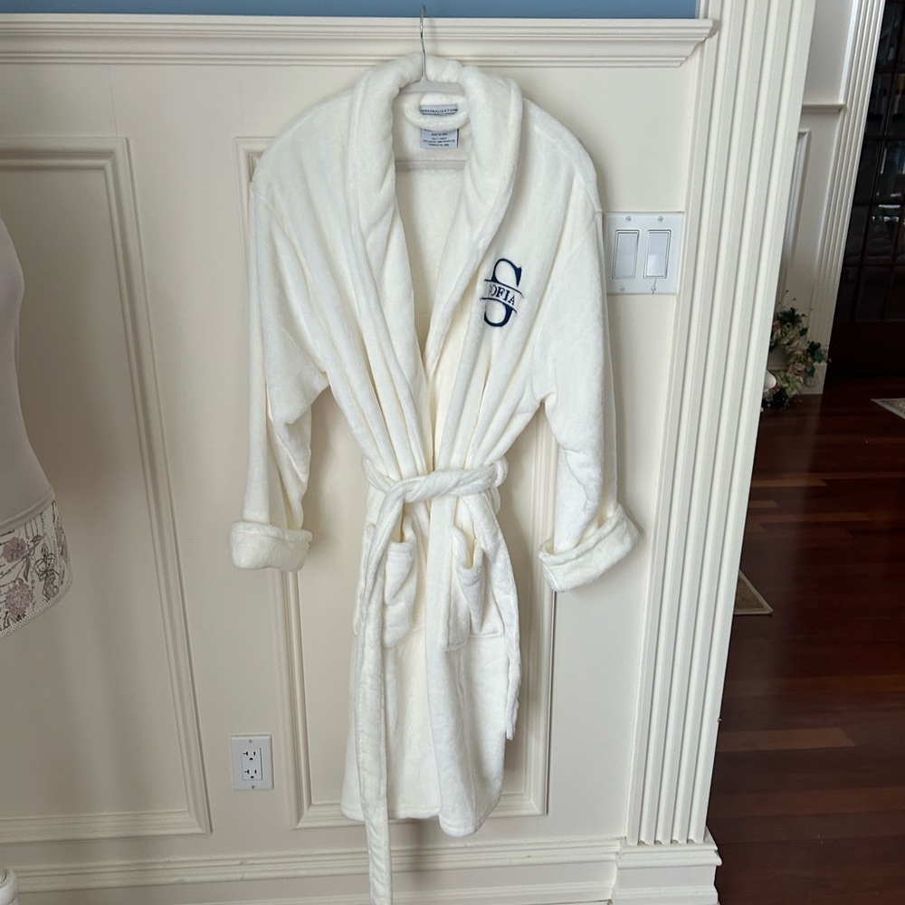 Nwot "Sofia" Personalized Plush Robe - image 5